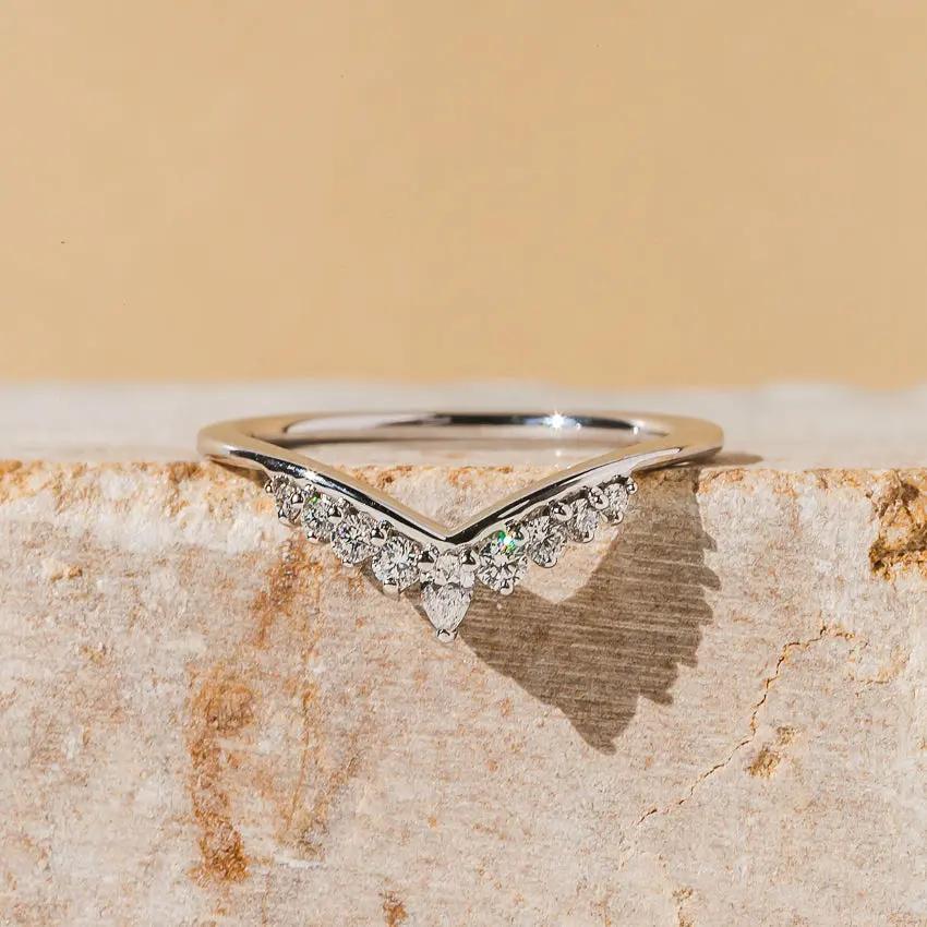 Veronika Wedding Band Ring - LR98 Camélia™