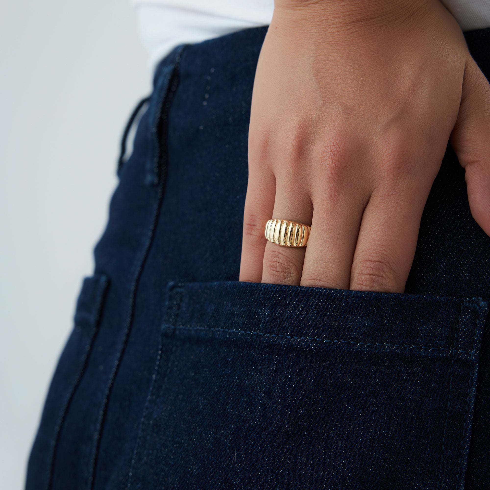 OBFJ1287 - 14k Gold Chunky Ribbed Statement Ring 5
