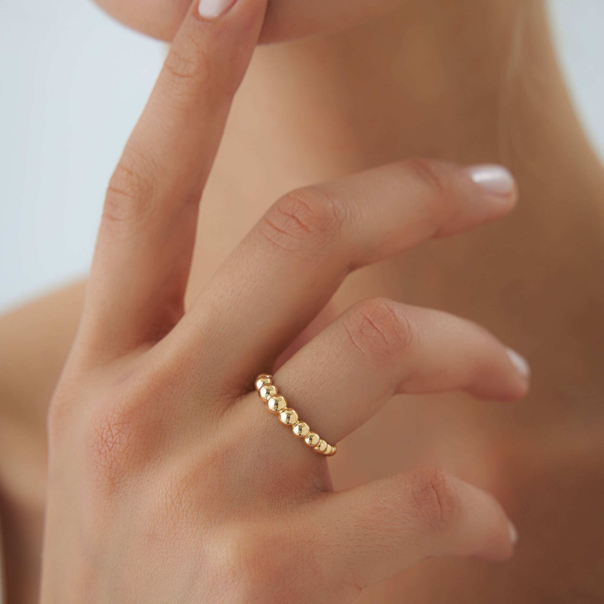 OBFJ1317 - 14k 4MM Beaded Graduating Ring 2