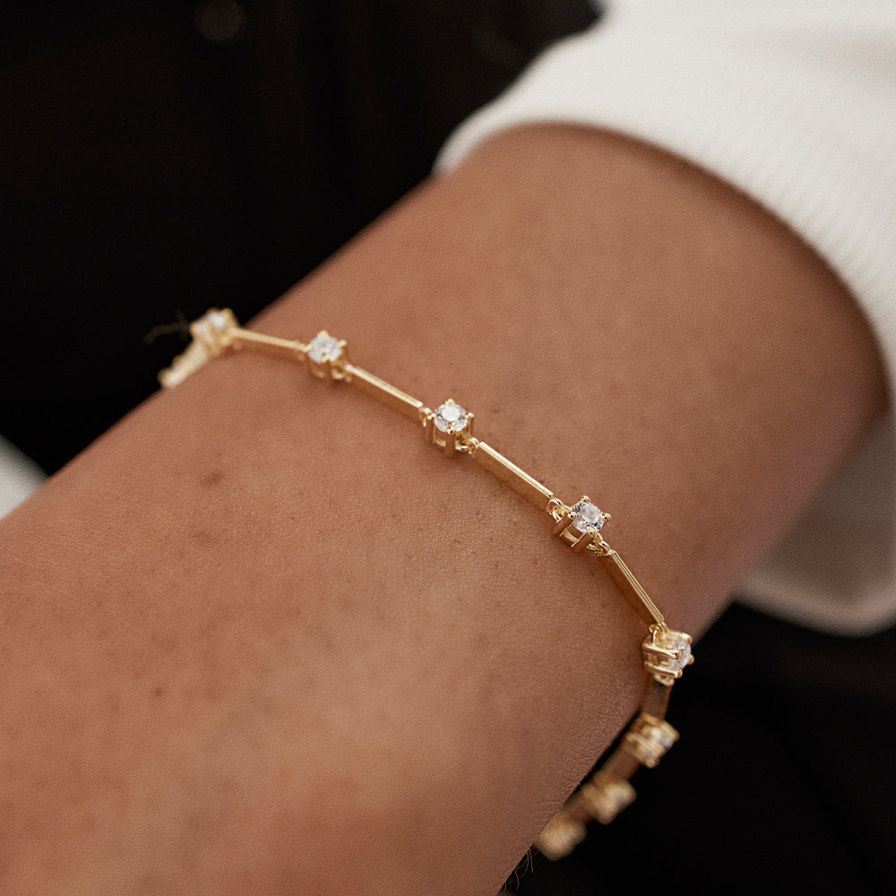OBFJ1477 - Bar and Diamond Infinity Bracelet 0.85 ctw bracelets in selectable metal and diamond options - Roselle Jewelry view 3