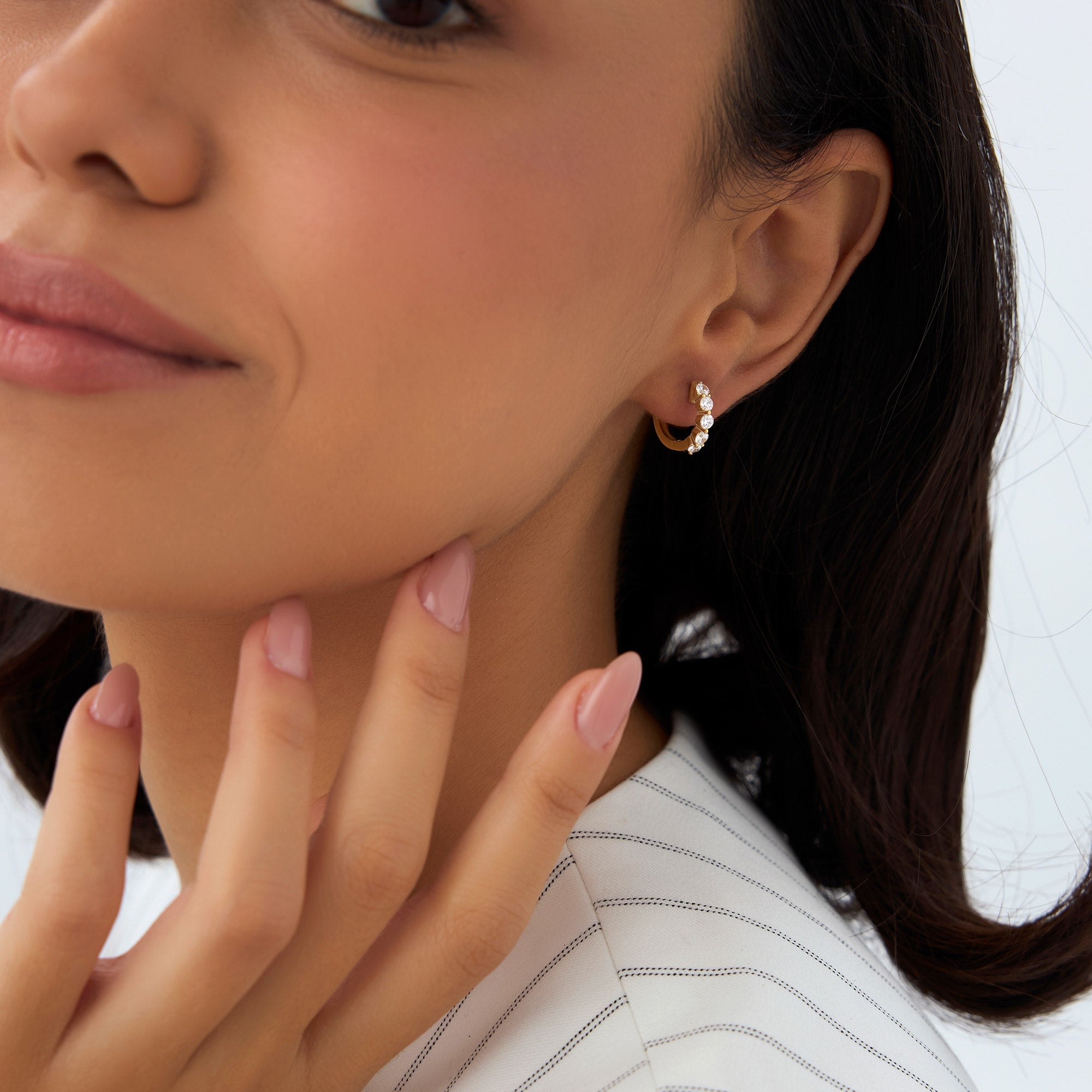 OBFJ1013 - 14k Shared Prong Diamond Hoops 2