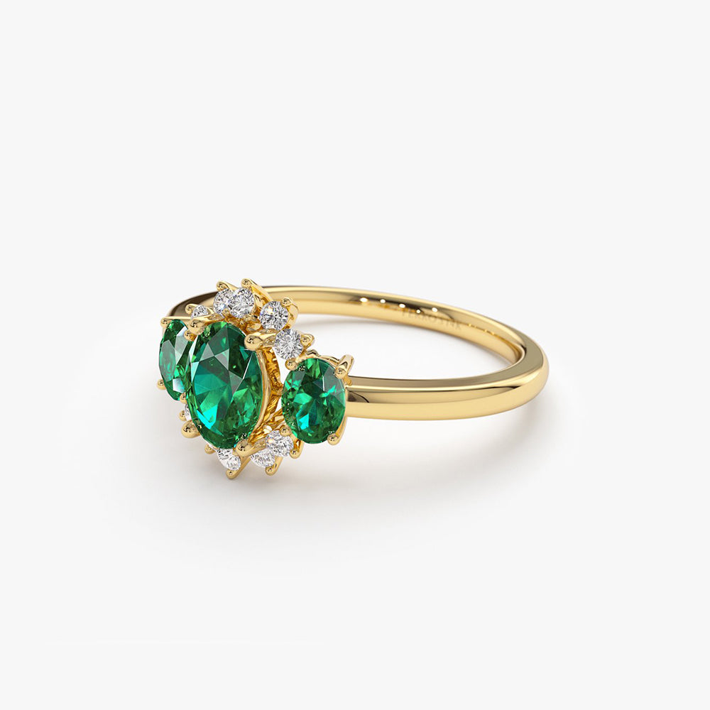 OBFJ1996 - 14k Three Stone Emerald Cluster Ring 8