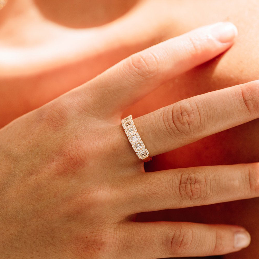 OBFJ1954 - 14K Gold Unique Baguette and Round Diamond Anniversary Ring 4