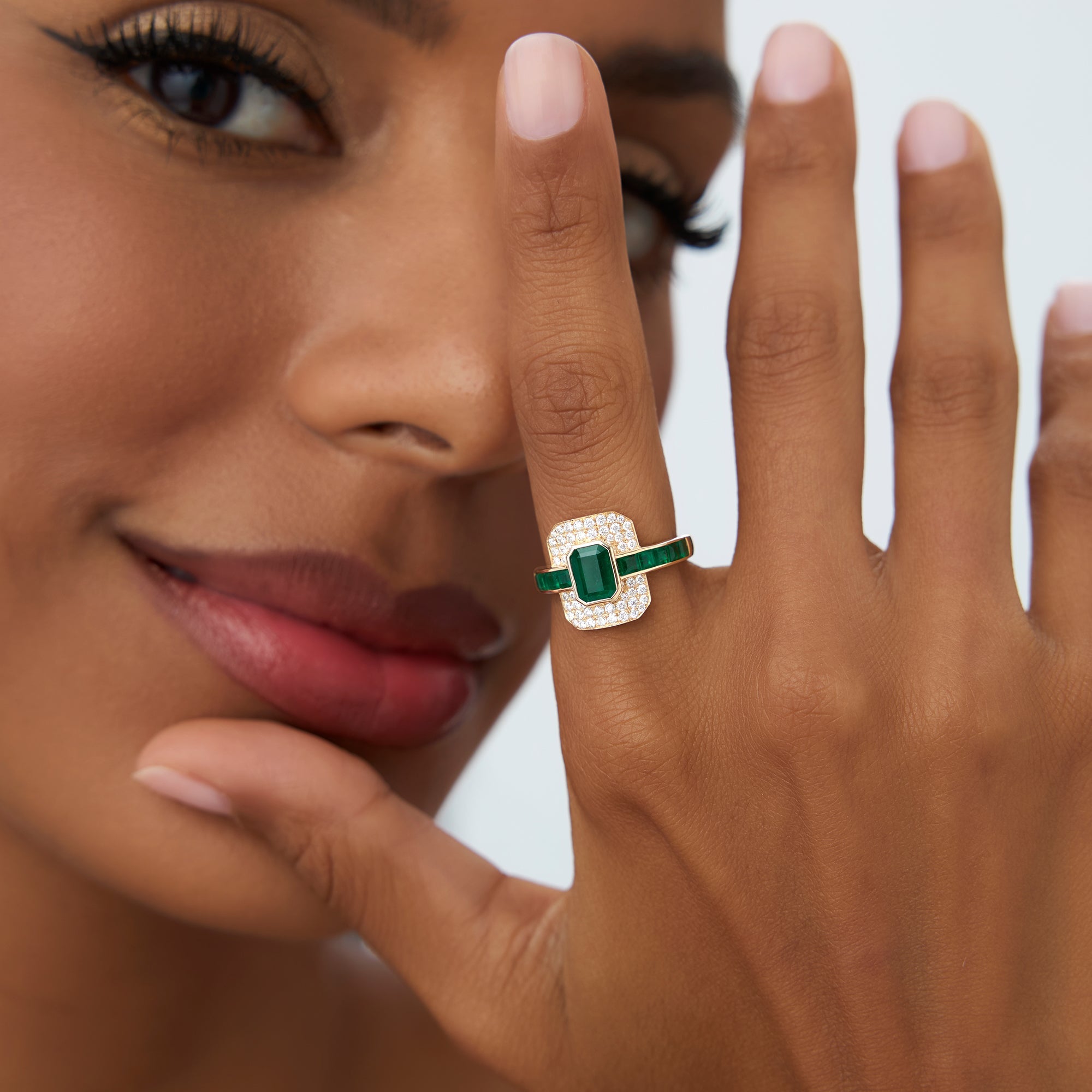 OBFJ0914 - Unique Emerald and Diamond Art Deco Ring ring in selectable metal and diamond options - Roselle Jewelry view 2