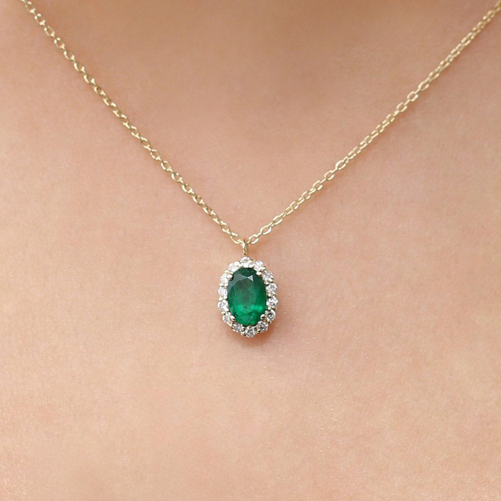 OBFJ1691 - 14K Gold Oval Cut Emerald Halo Diamond Necklace 4