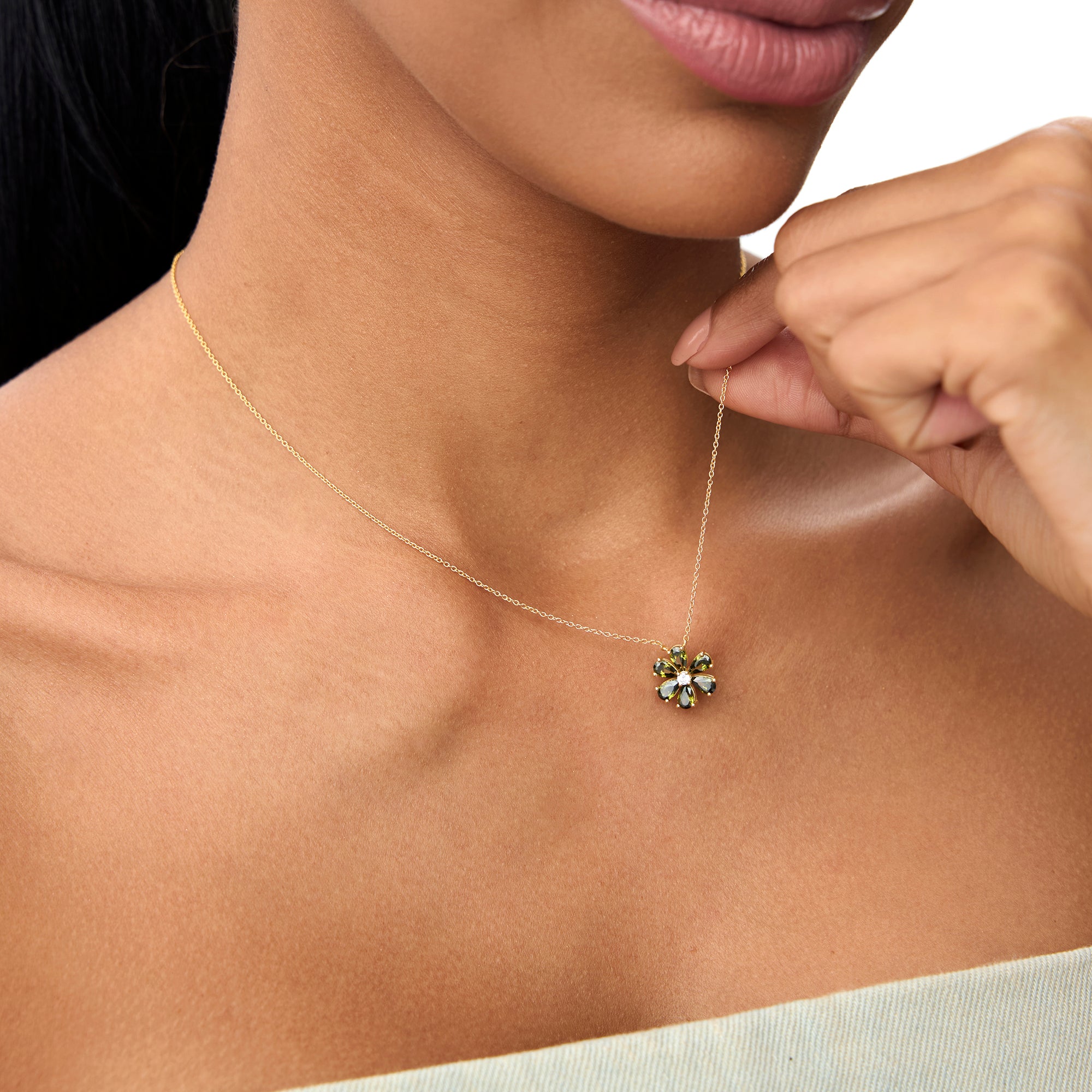 OBFJ0842 - 14K Gold Peridot Flower Necklace 2