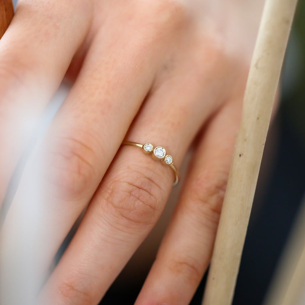 OBFJ1604 - 14K Three Stone Diamond Ring 2