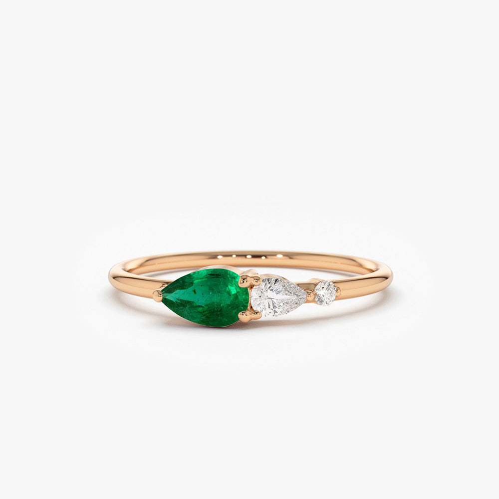 OBFJ1729 - 14k Pear Shape Emerald and Diamond Ring 5
