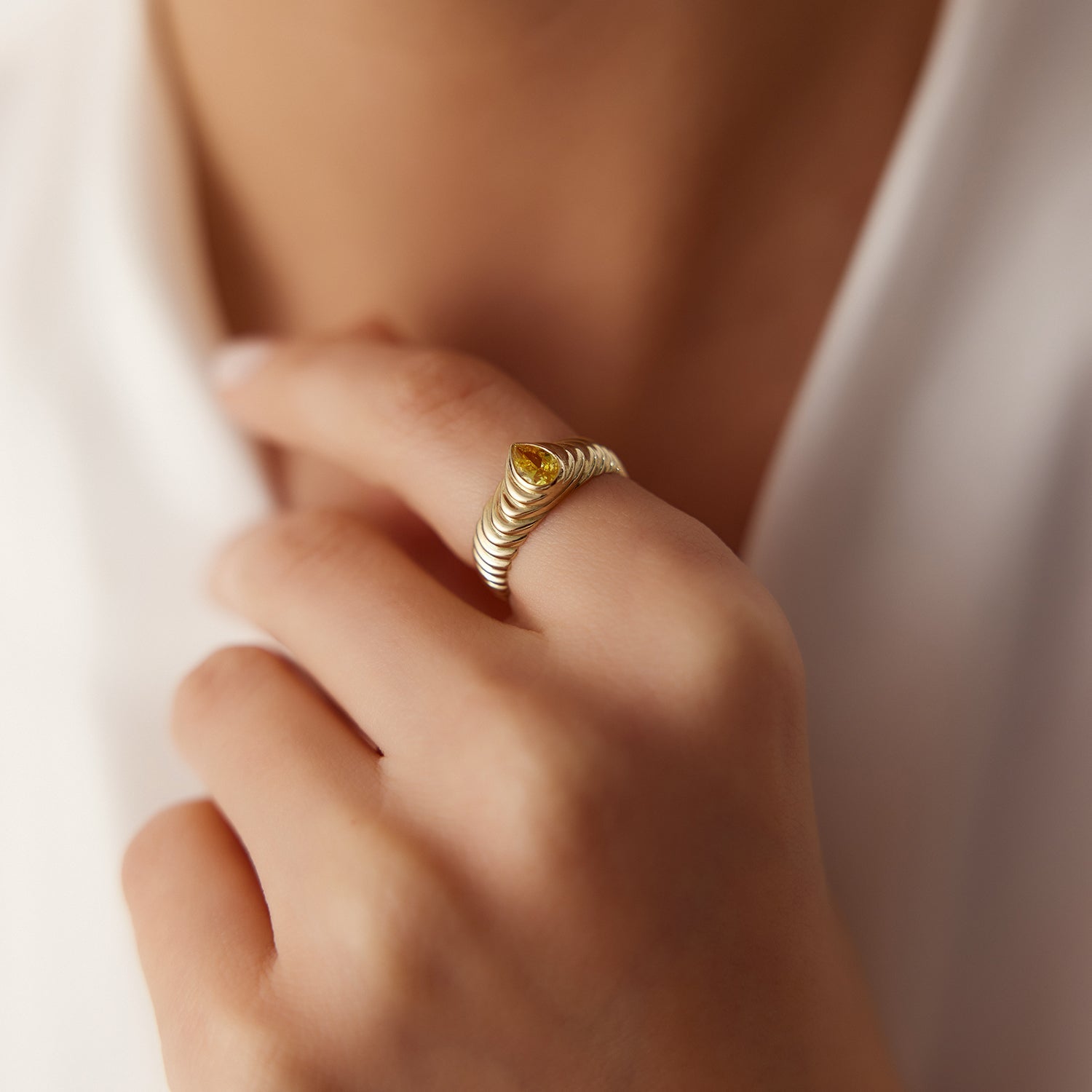 OBFJ1451 - 14k Pear Shape Citrine Beveled Ring 5