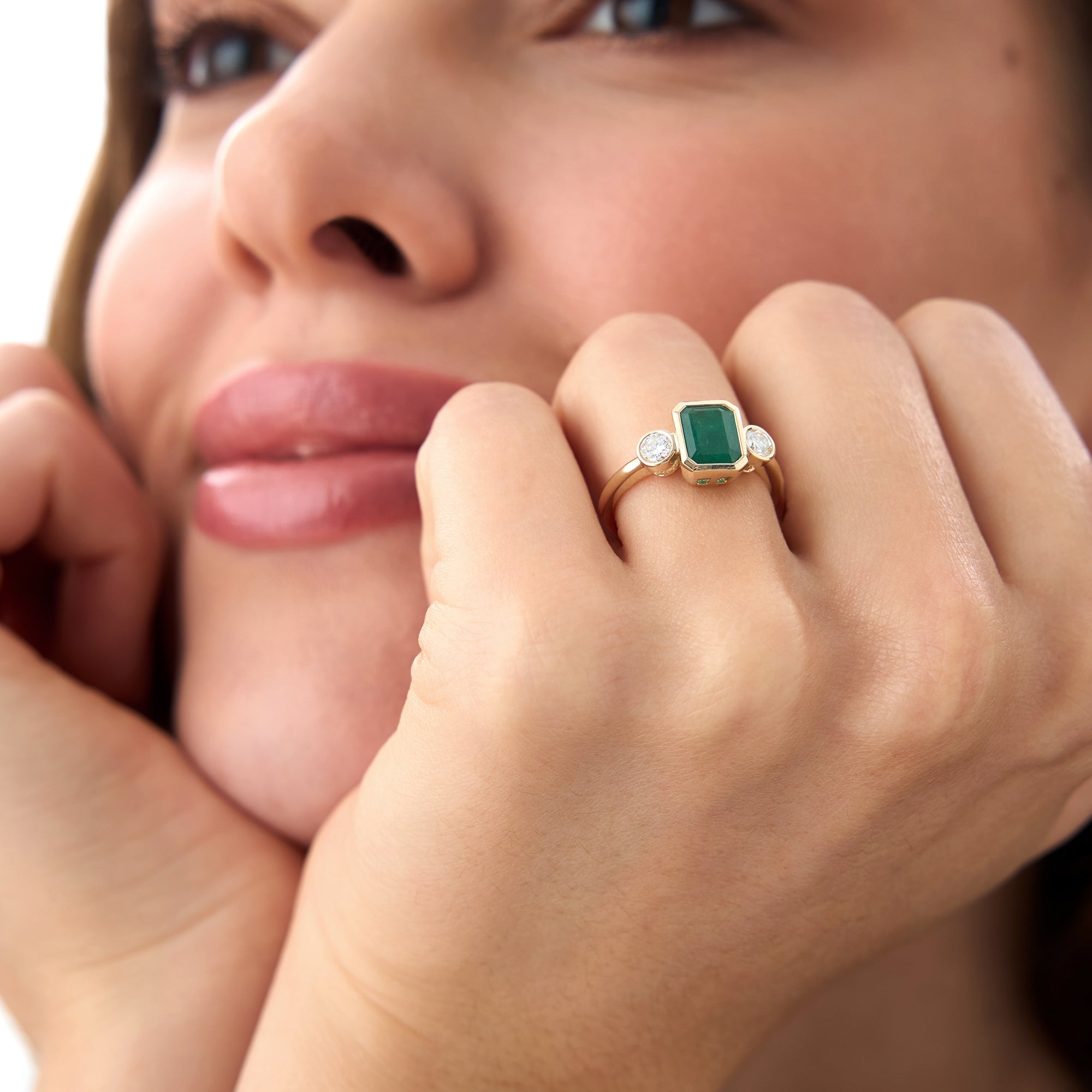 OBFJ0659 - 14k Emerald Bezel Set Three Stone Ring 2