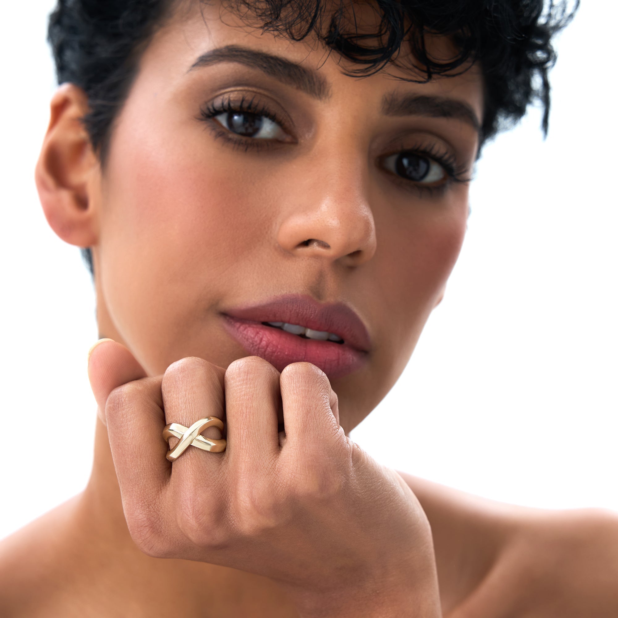 OBFJ0722 - 14K Chunky Gold Criss Cross Statement Ring 3