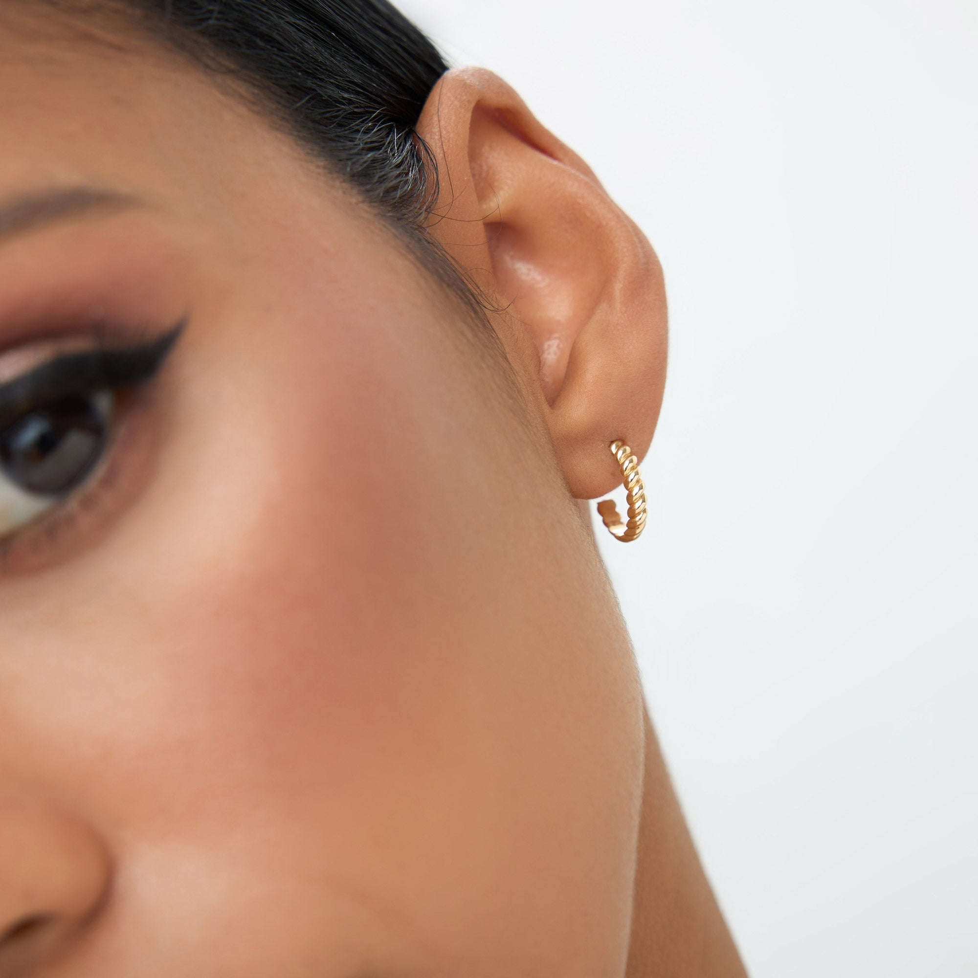 OBFJ2124 - 14k Braided 3MM Twist Earrings 3
