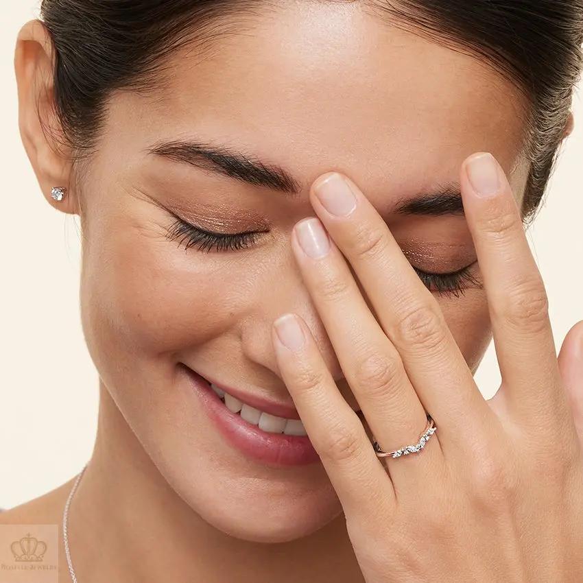 Yvette Diamond 0.15ctw Wedding Band Ring - LR43 Camélia™