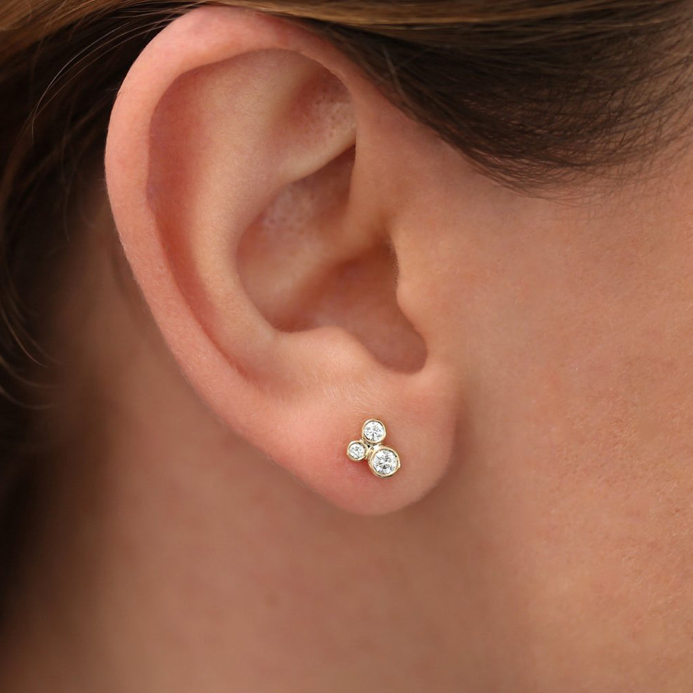 OBFJ1836 - 14K Gold Graduated Diamond Stud Earrings 2