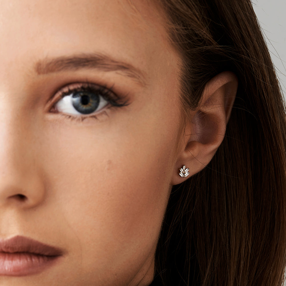 OBFJ2142 - 14k  Dainty Minimal Baguette Diamond Studs 4