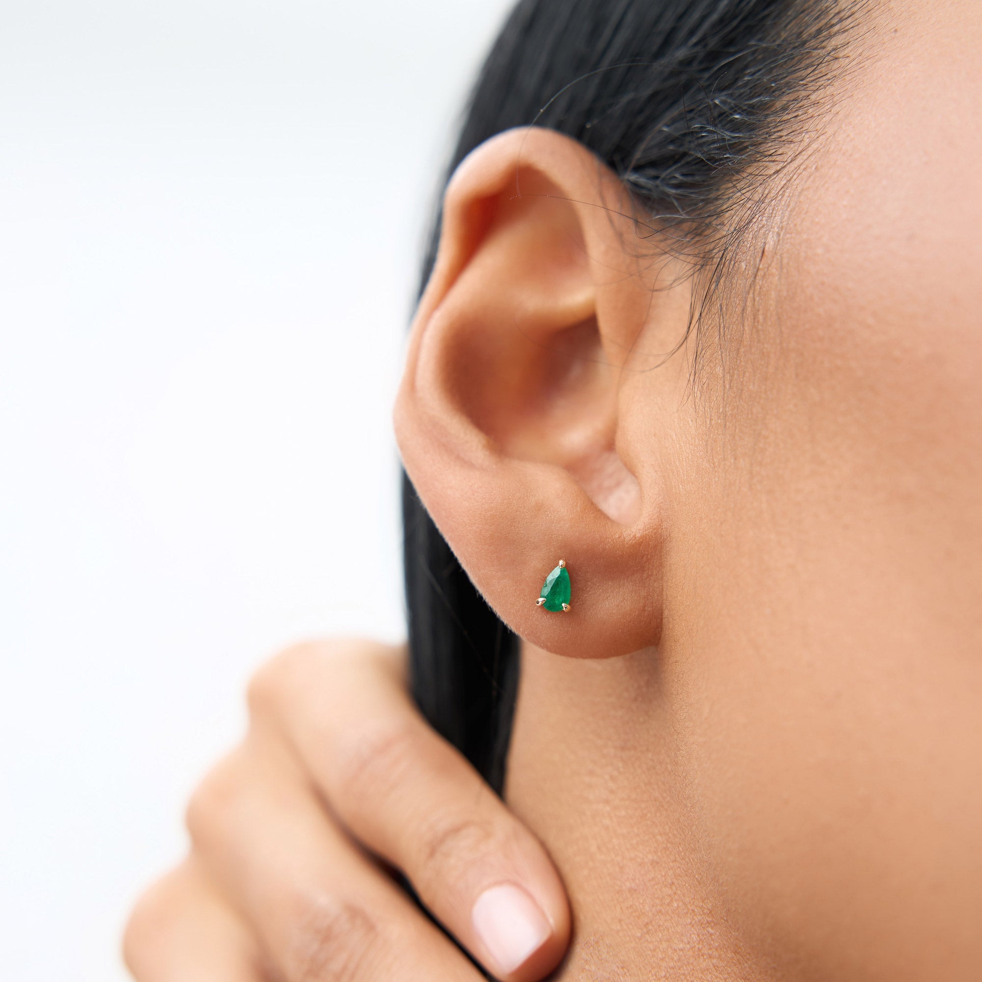 OBFJ1048 - 14K  Pear Shaped Emerald Stud Earrings 2