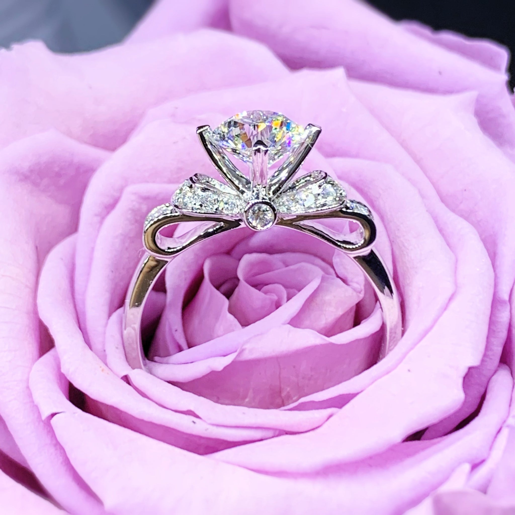 LGR085 - [Setting Only] Side Stone Diamond Bow Engagement Ring