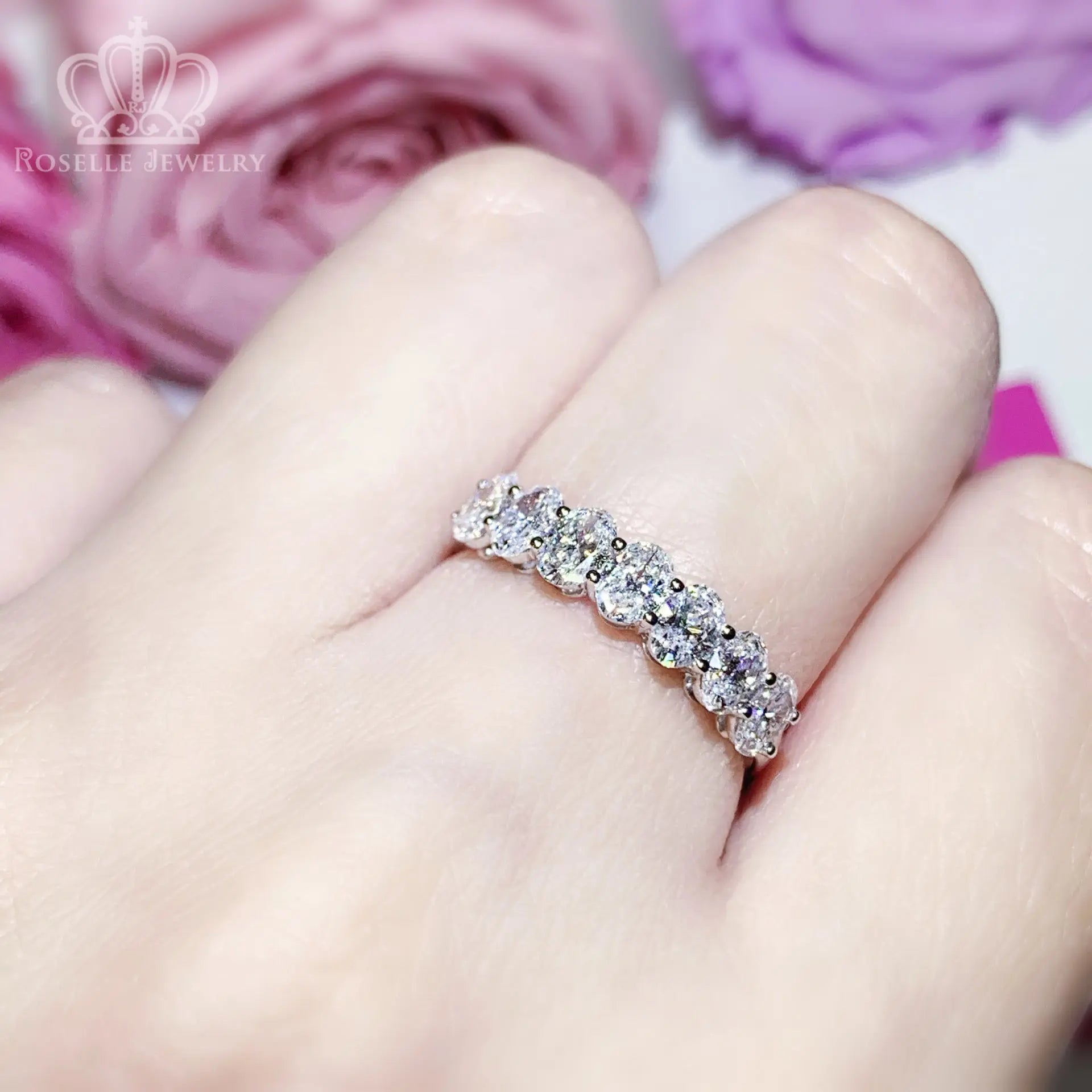 LGR113 - 1.03CTW Oval Diamonds Half Eternity Wedding Ring Camelia™