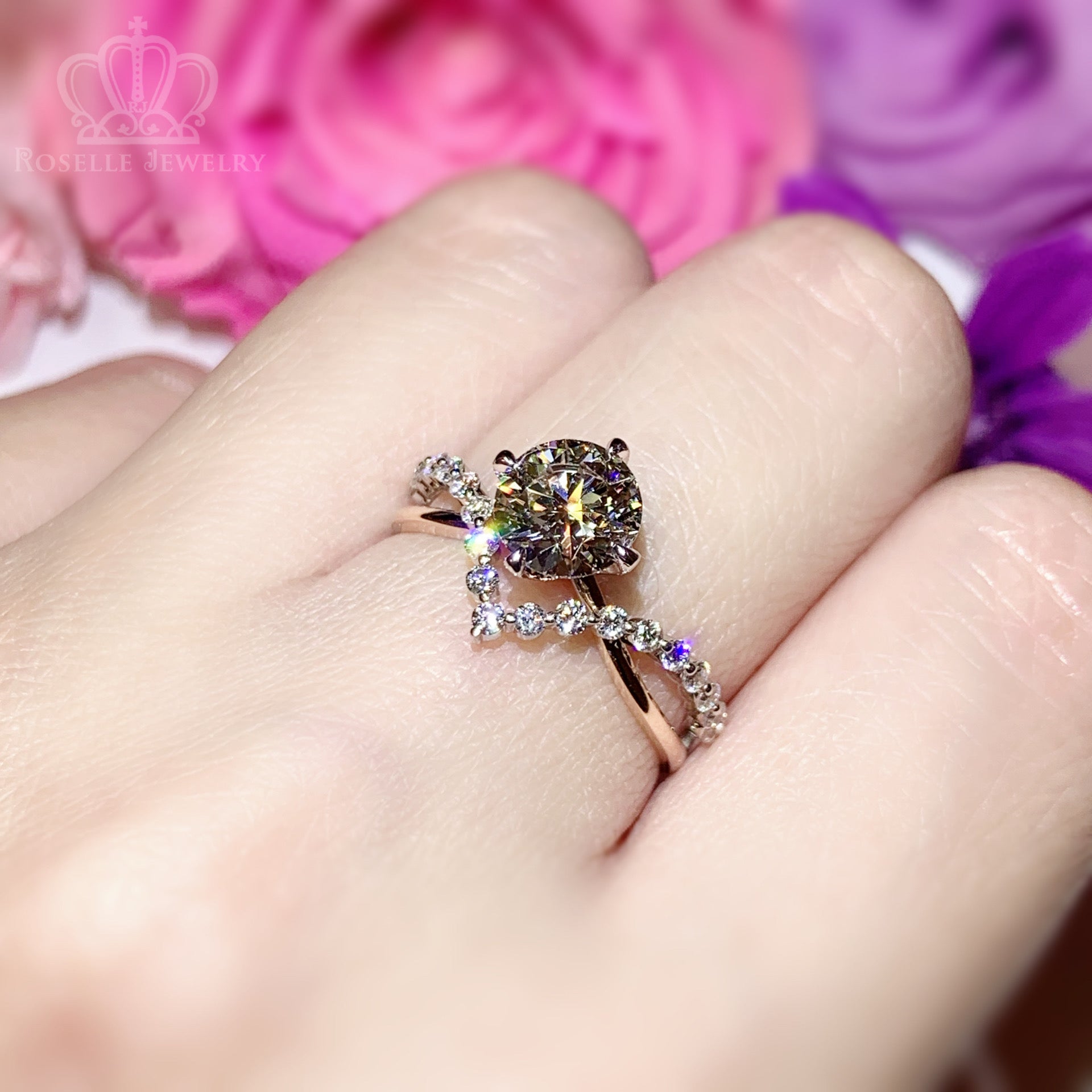 Two Tone V shape Side Stone Diamond Engagement Ring [Setting Only] - LGR042
