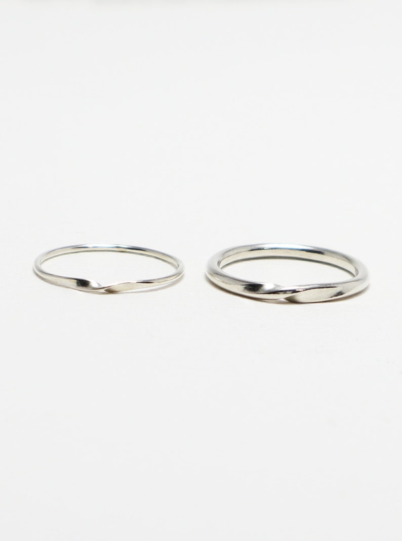 Unique Twist Couple Wedding Ring Set - WM31