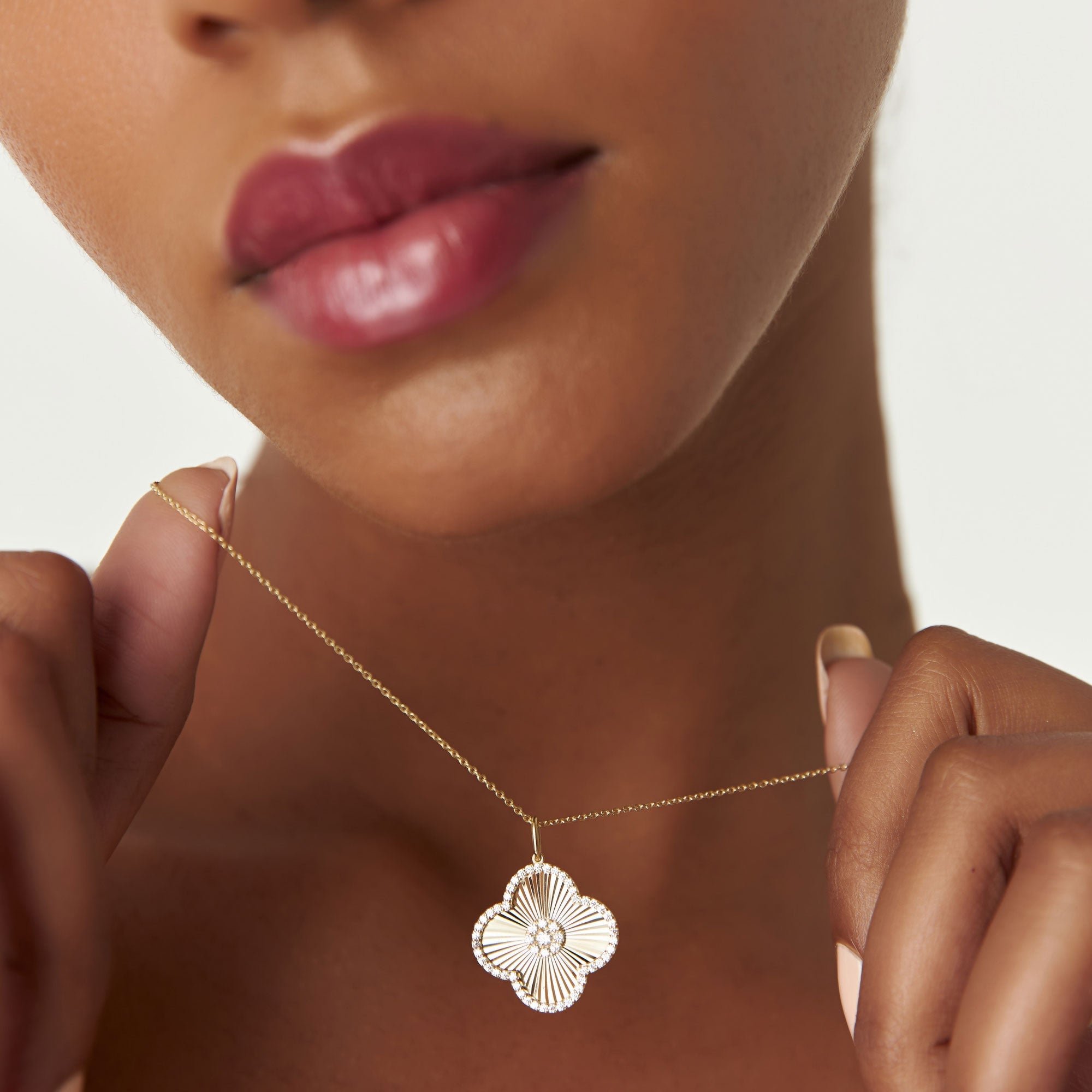 OBFJ1330 - 14K Gold Textured Diamond Clover Charm Pendant 2