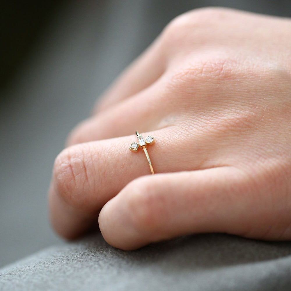OBFJ1608 - 14K Gold Baguette and Round Cut Diamond Ring 3
