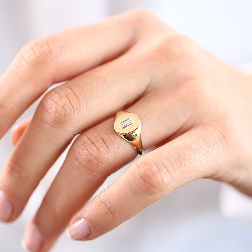 OBFJ1666 - 14K Gold Baguette Diamond Signet Ring 4