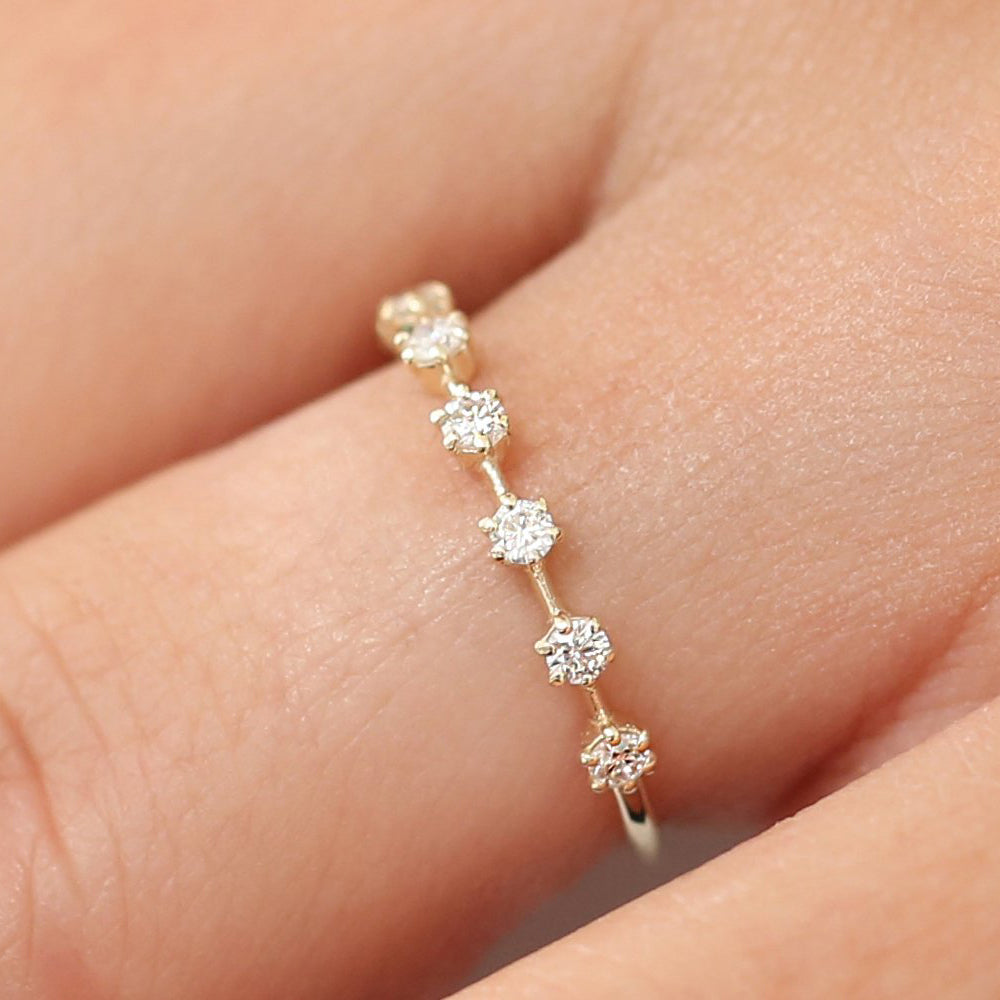OBFJ1707 - 14K Gold 7 Stone Round Diamond Wedding Ring 2