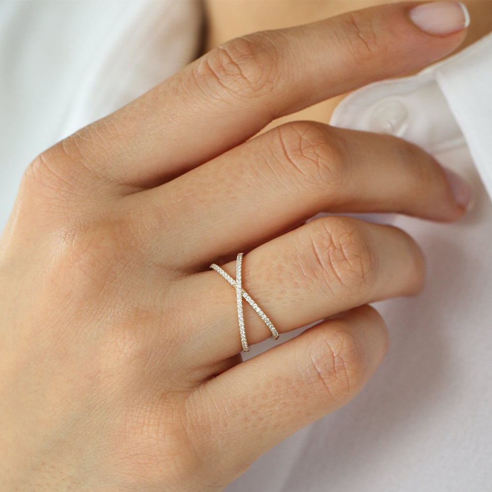 OBFJ2022 - 14K Gold Diamond Criss Cross Pave Ring 3