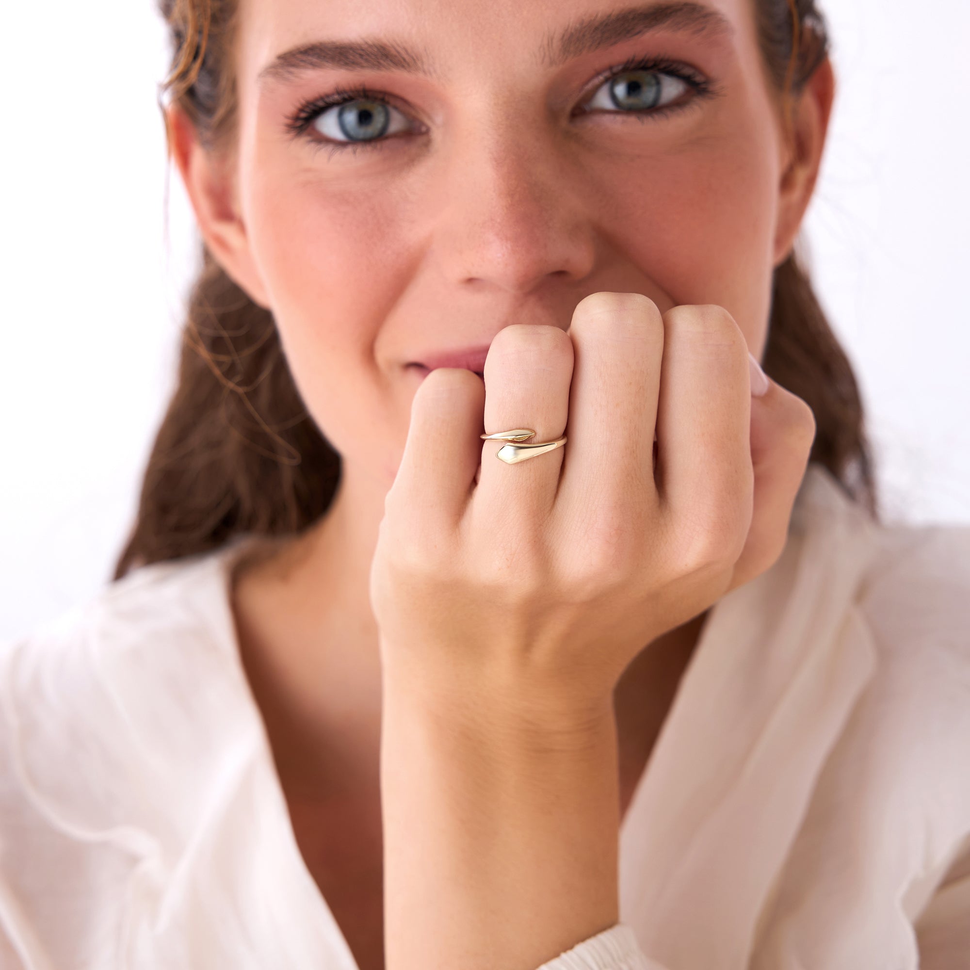 OBFJ0515 - 14K Gold Tapered  Bypass Ring 4