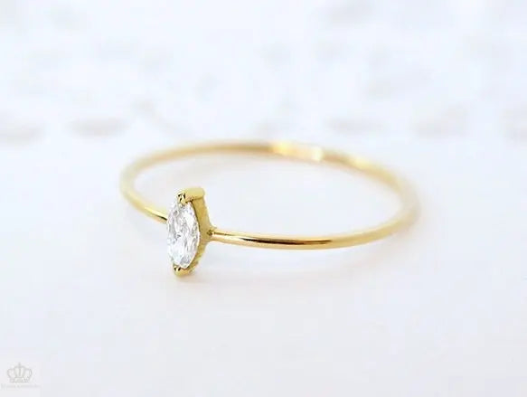 18K Light Luxury Marquise Diamond Ring - LR9 - Roselle Jewelry