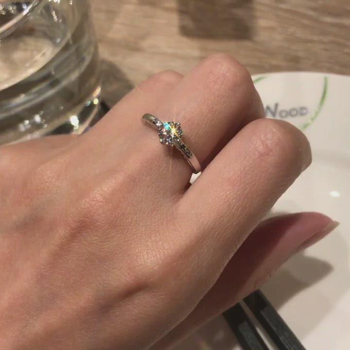 V20 - Round Brilliant Cut Filigree Solitaire Engagement Ring