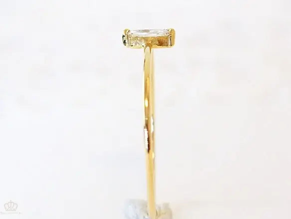 18K Light Luxury Marquise Diamond Ring - LR9 - Roselle Jewelry