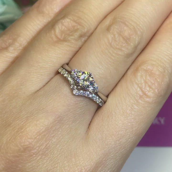 T7B - V Shape Half Eternity Ring