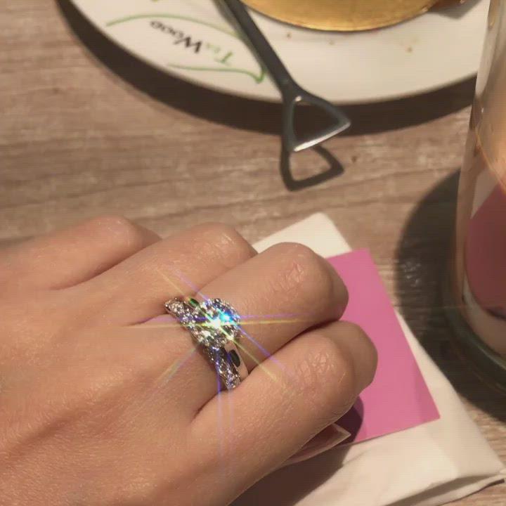 V32 - Halo Engagement Ring