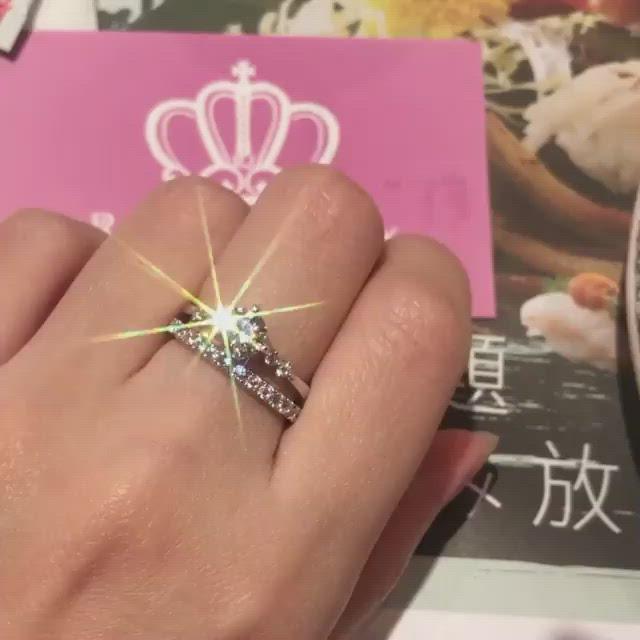 T20 - 0.80CT Round Brilliant Cut Side stone Engagement Ring