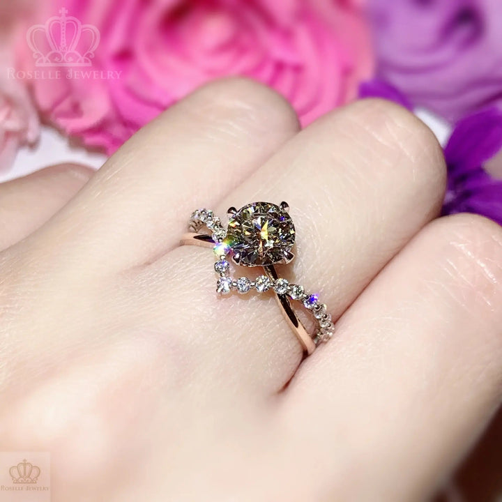 Two Tone V shape Side Stone Diamond Engagement Ring - LGR042 CHARLISA™