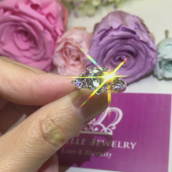 T19 - Heart Shape Three Stone Engagement Rings
