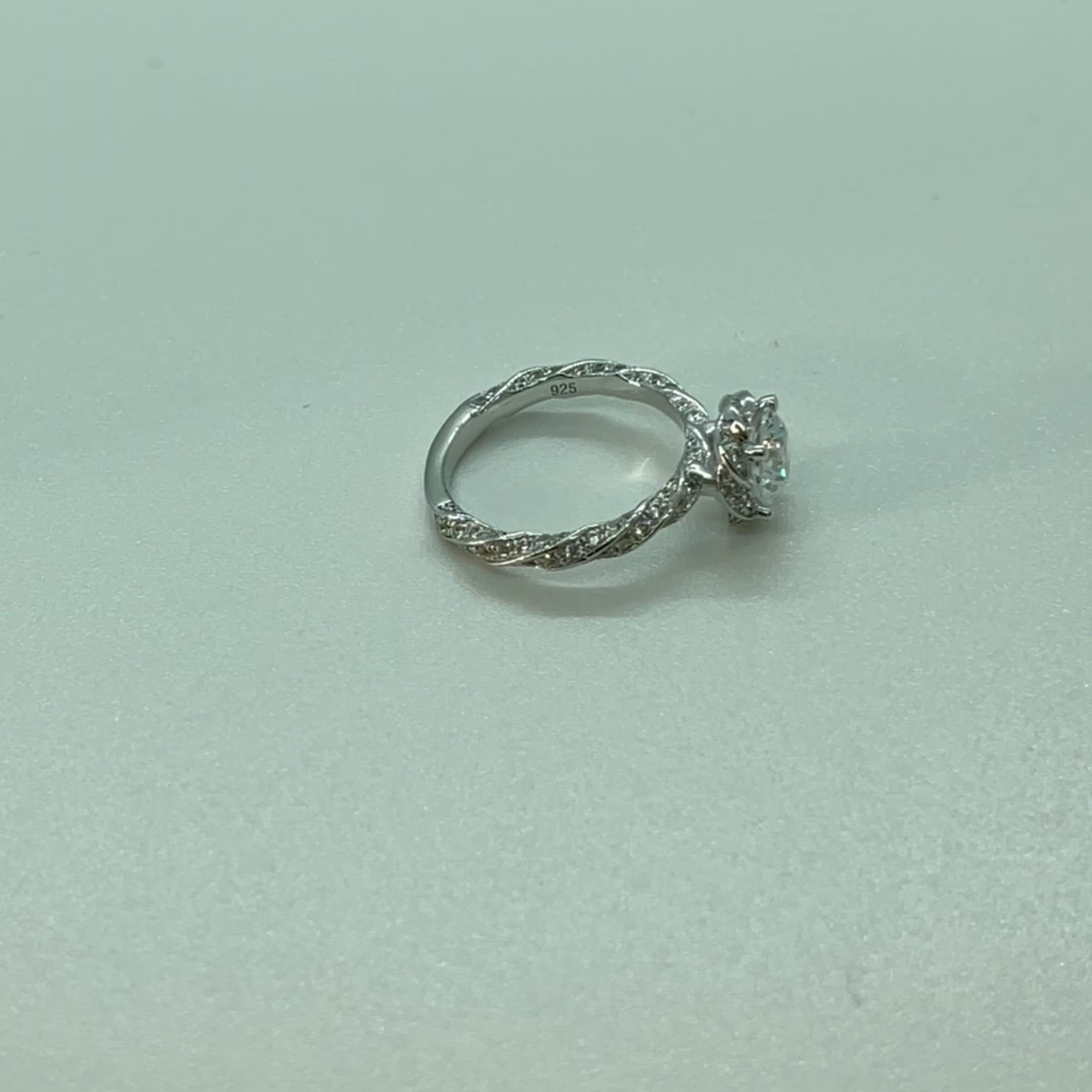V21 - Floral Vintage Engagement Ring